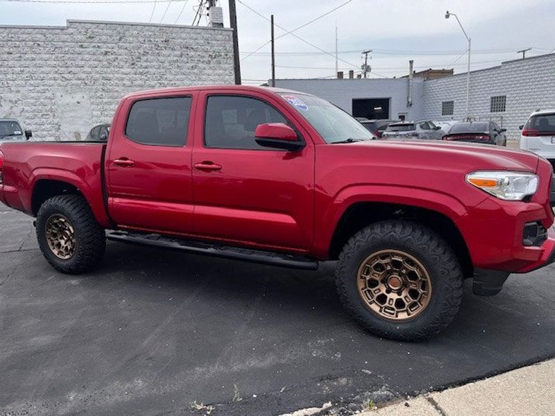 2021 Toyota Tacoma Image 2