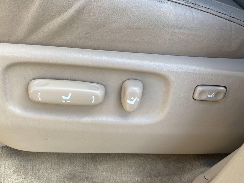 2013 Toyota Land Cruiser BaseImage 19
