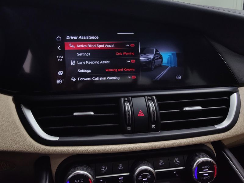 2023 Alfa Romeo Giulia Lusso AWD w/Activ AsstImage 8