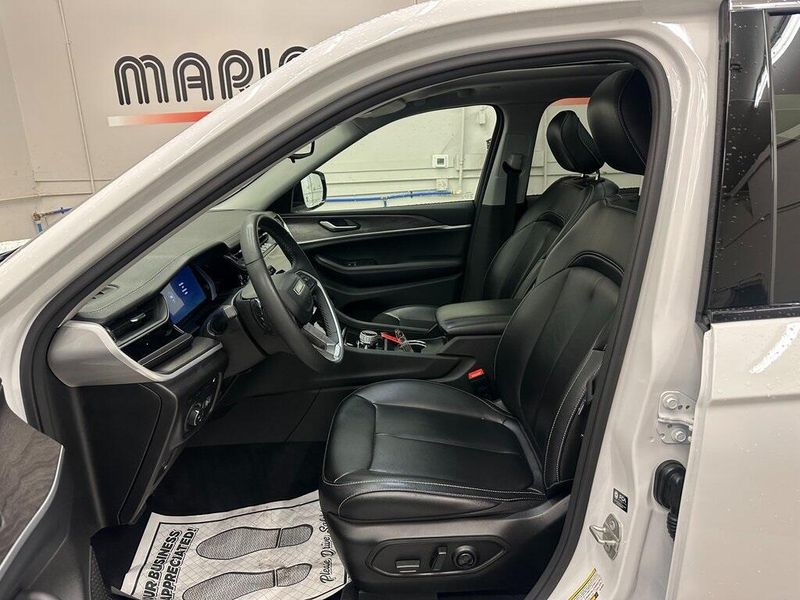 2024 Jeep Cherokee Limited 4xe photo 15