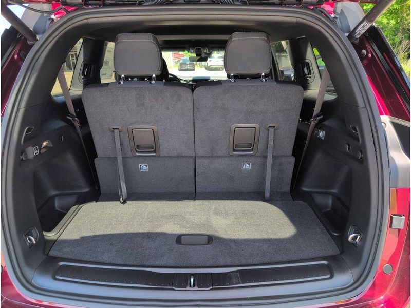 New 2026 Jeep Grand Cherokee L Laredo X 4x2Image 36