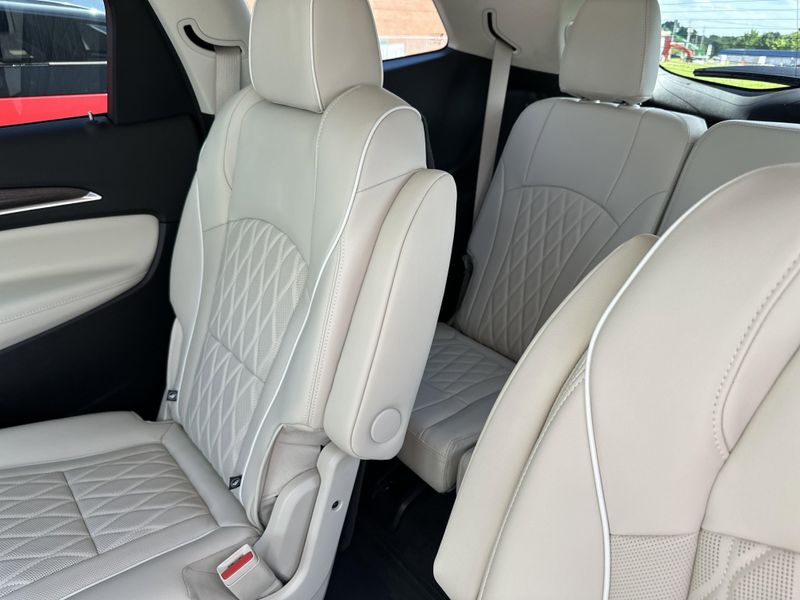2022 Buick Enclave AvenirImage 7