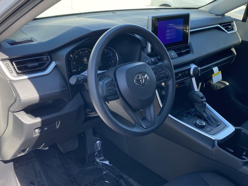 New 2025 Toyota RAV4 Hybrid LEImage 13