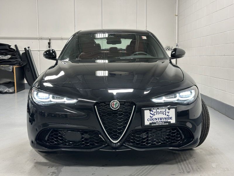 2024 Alfa Romeo Giulia Ti AwdImage 3