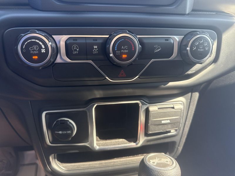Used 2019 Jeep Wrangler SportImage 22