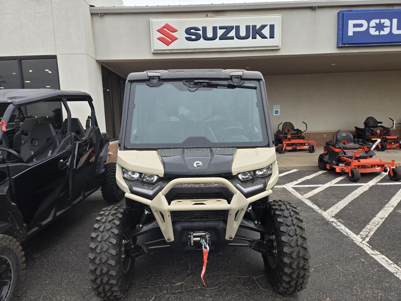 2025 Can-Am DEFENDER MAX LIMITED CAB HD10 DESERT TAN AND STEALTH BLACK Image 4
