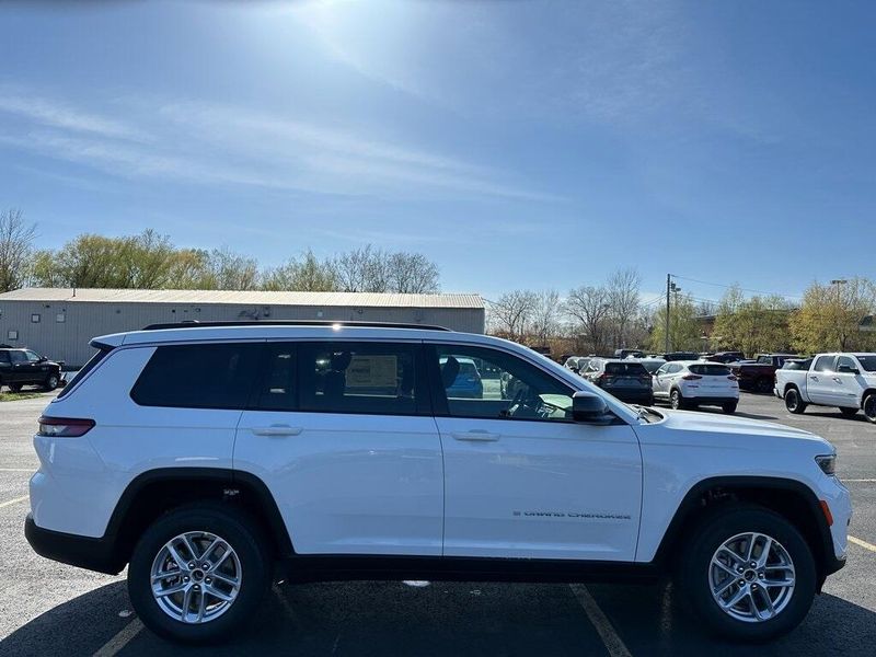 2025 Jeep Grand Cherokee L Laredo X 4x4Image 7