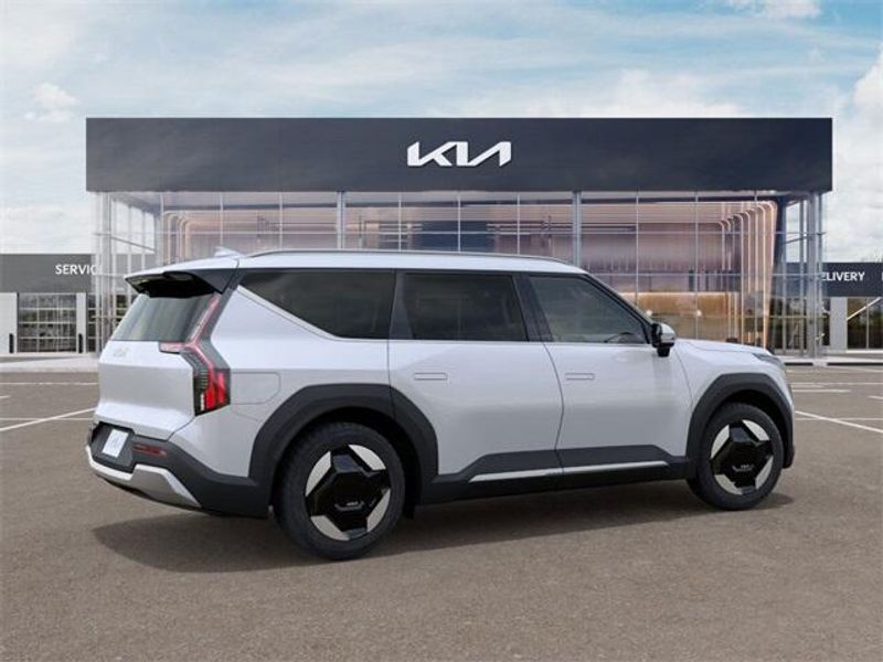 2025 Kia EV9 WindImage 6