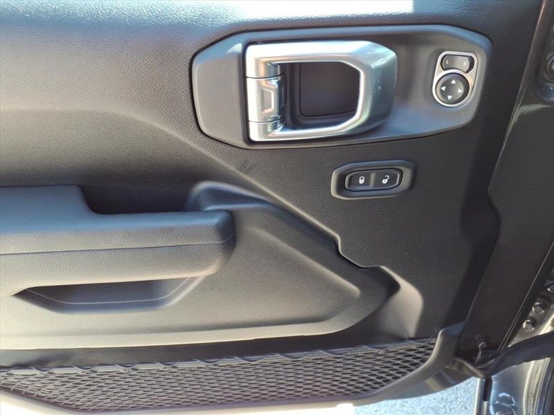 2025 Jeep Wrangler Unlimited Sport S photo 12