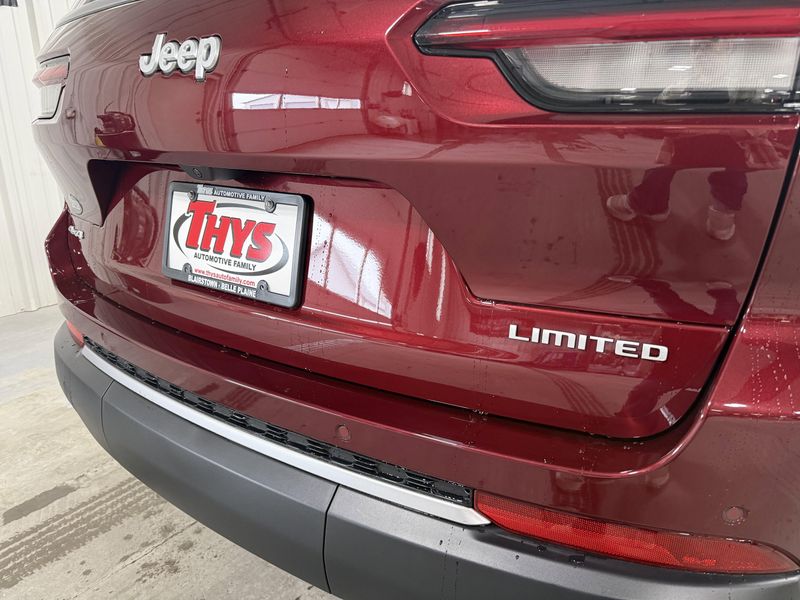 New 2026 Jeep Grand Cherokee L Limited 4x4Image 6