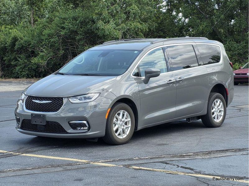 Used 2022 Chrysler Pacifica Touring L