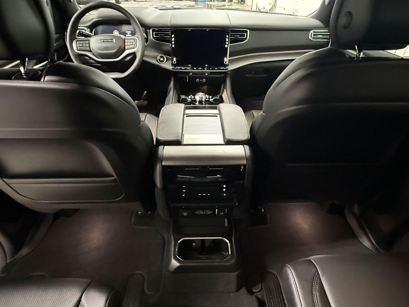 2026 Jeep Grand Wagoneer Limited Reserve 4x4Image 20