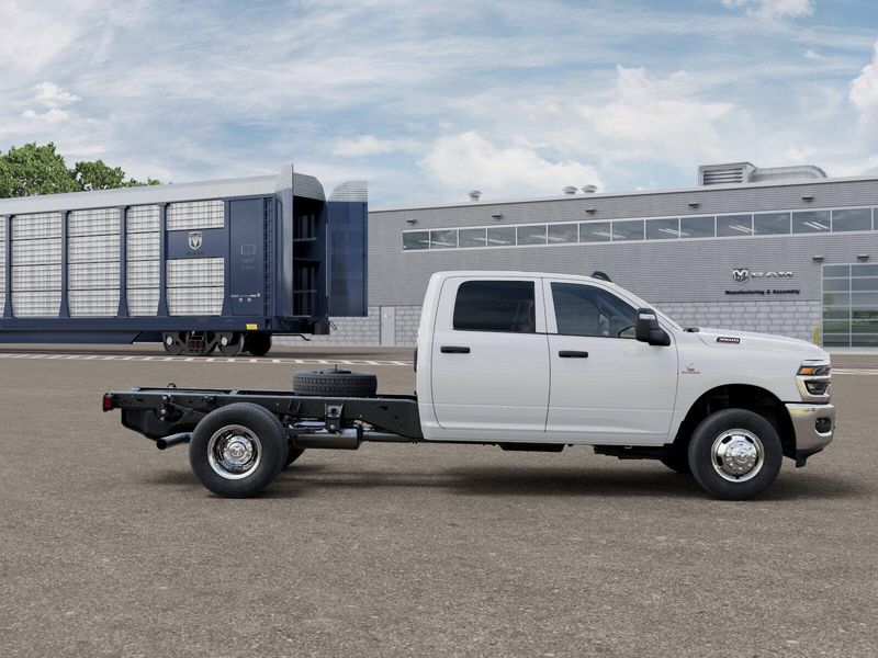 New 2027 RAM 3500 Tradesman Crew Cab Chassis 4x4 60
