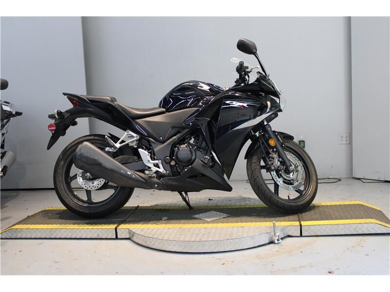 Used 2013 Honda CBR250R ABS Image 1