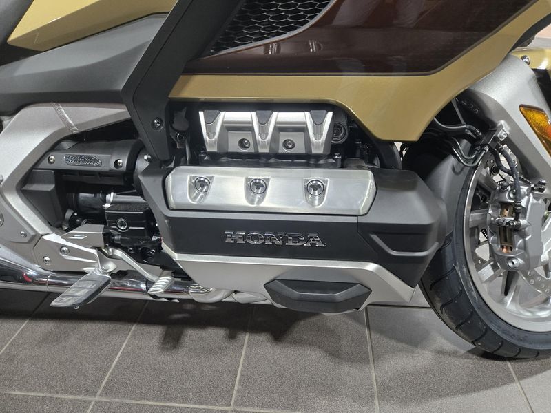 NEW 2025 HONDA GOLD WING TOUR DCT 50TH ANNIVERSARY Image 11