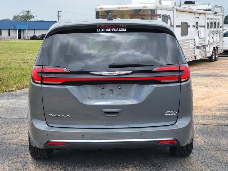 2023 Chrysler Pacifica Touring LImage 5