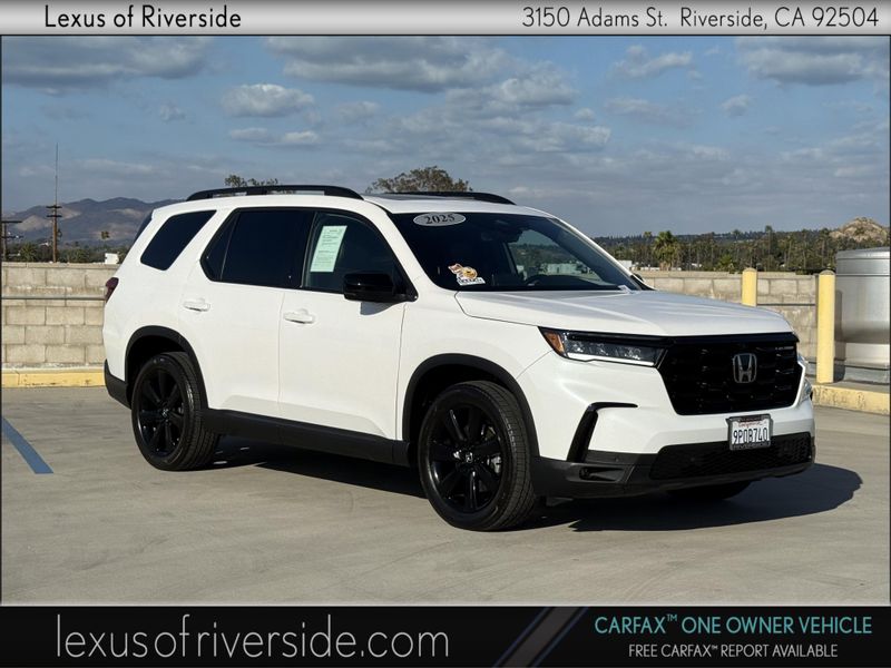 Used 2025 Honda Pilot Black EditionImage 1