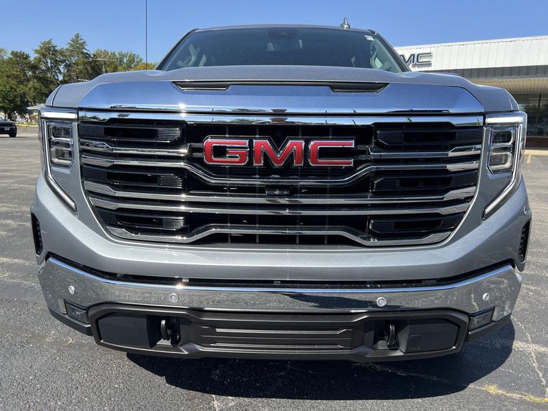 2026 Gmc Sierra 1500 SLT photo 14
