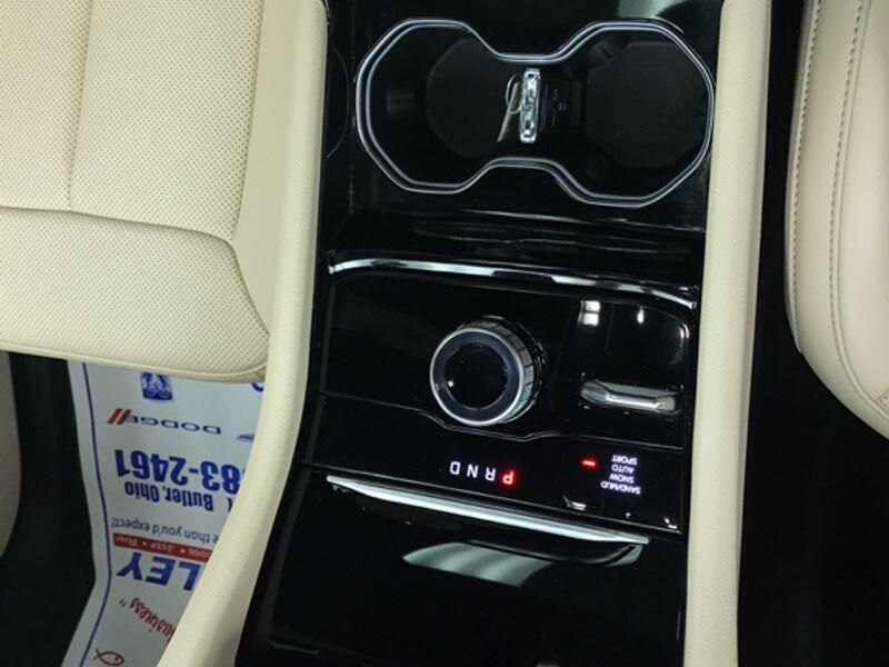 Used 2023 Jeep Grand Cherokee LimitedImage 11