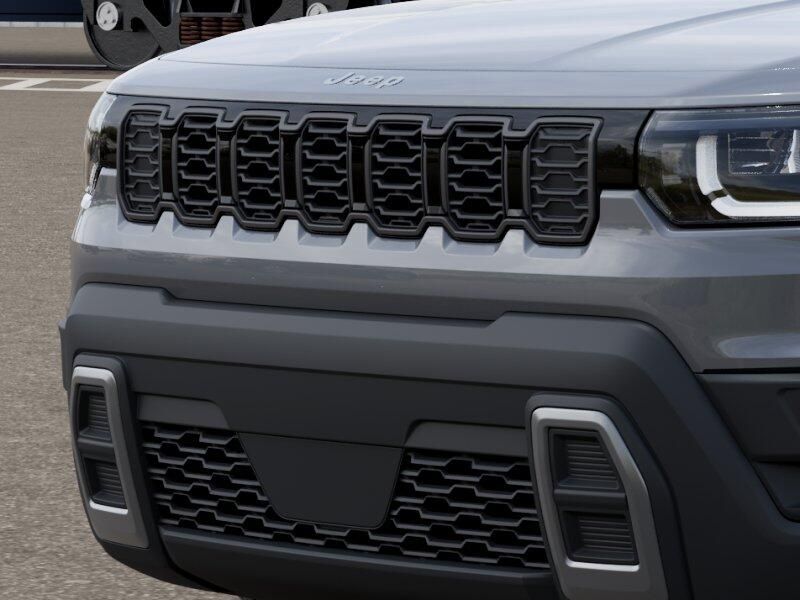 New 2027 Jeep Cherokee Laredo 4x4Image 7