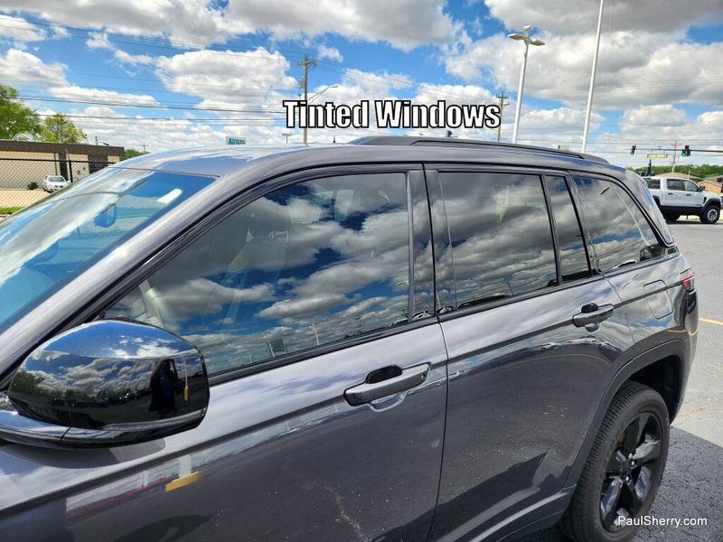 Used 2022 Jeep Grand Cherokee Altitude