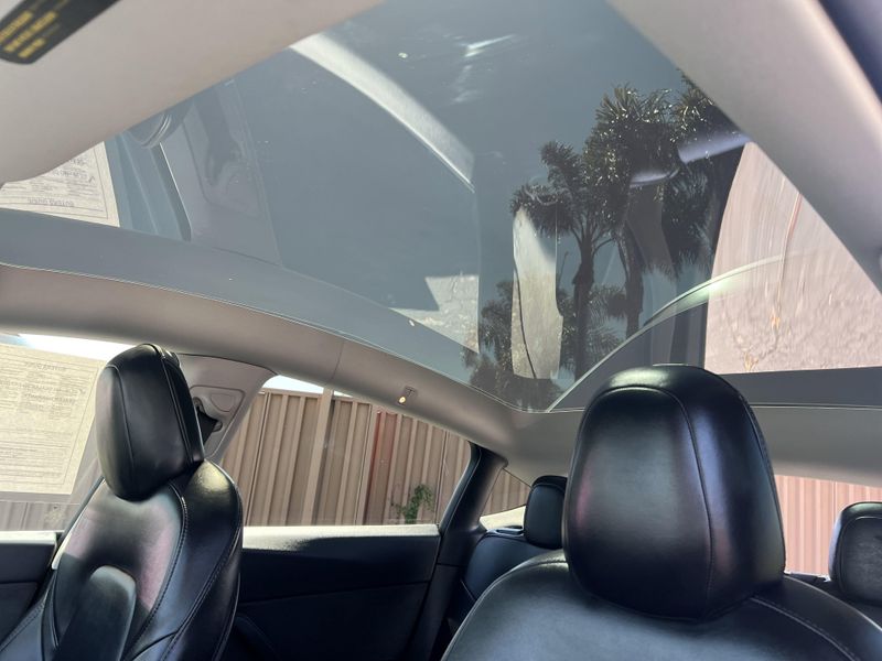 2021 Tesla Model Y Long RangeImage 16