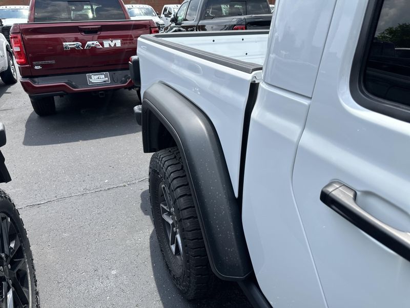 New 2025 Jeep Gladiator Mojave 4x4Image 6