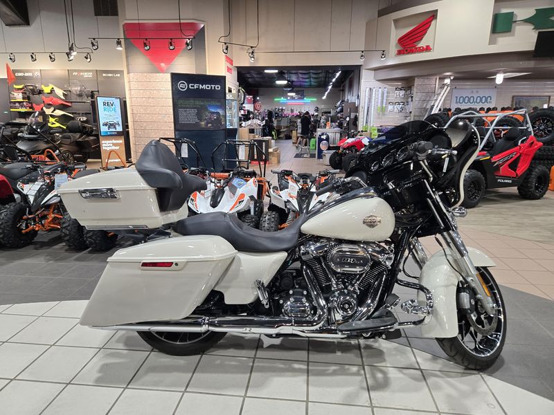 USED 2022 HARLEY STREET GLIDE SPECIAL Image 2