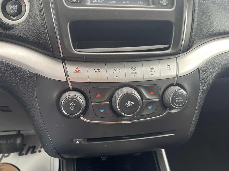 Used 2019 Dodge Journey Image 20