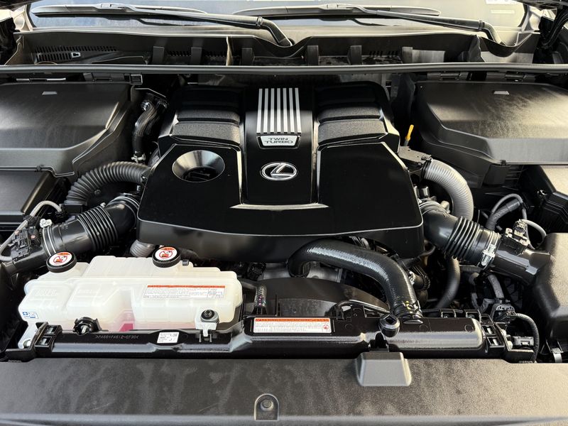 Used 2024 Lexus LX 600 PremiumImage 32