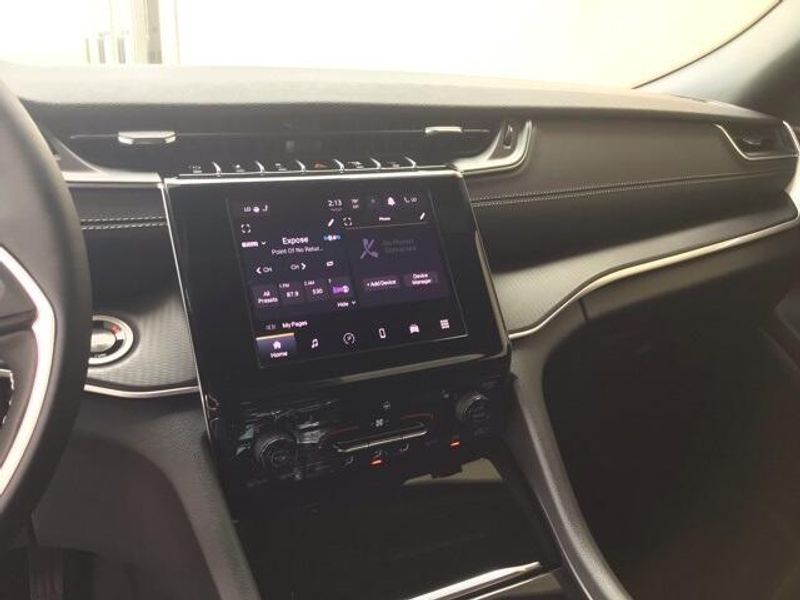 2025 Jeep Grand Cherokee L Altitude 4x2Image 13
