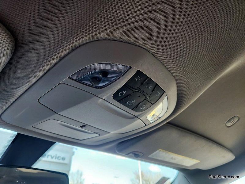 2022 Chrysler Voyager LXImage 47