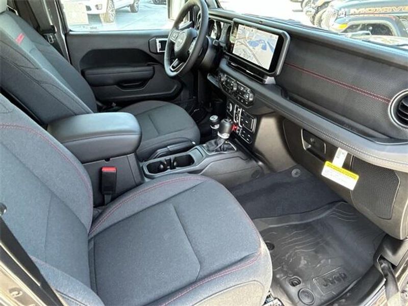 New 2025 Jeep Wrangler 4-door RubiconImage 12