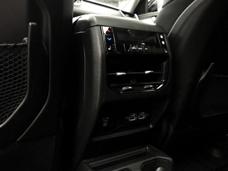 Used 2023 Jeep Grand Cherokee L LimitedImage 15