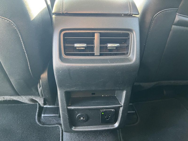 2022 Ford Edge Titanium photo 34
