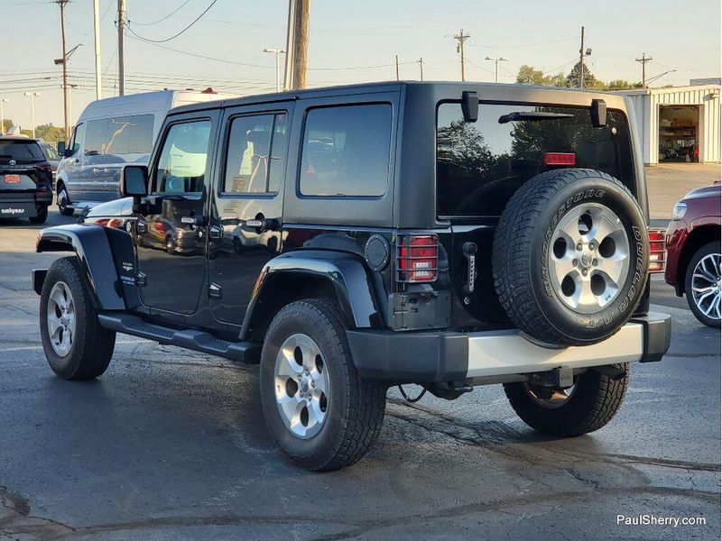 2015 Jeep Wrangler Sahara photo 4