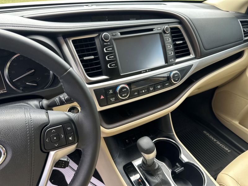 Used 2015 Toyota Highlander XLEImage 28