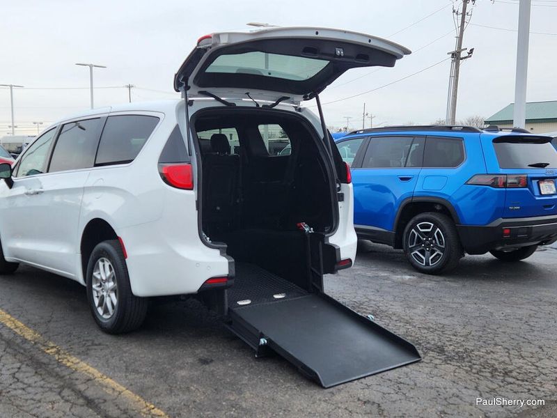 New 2026 Chrysler Voyager LX