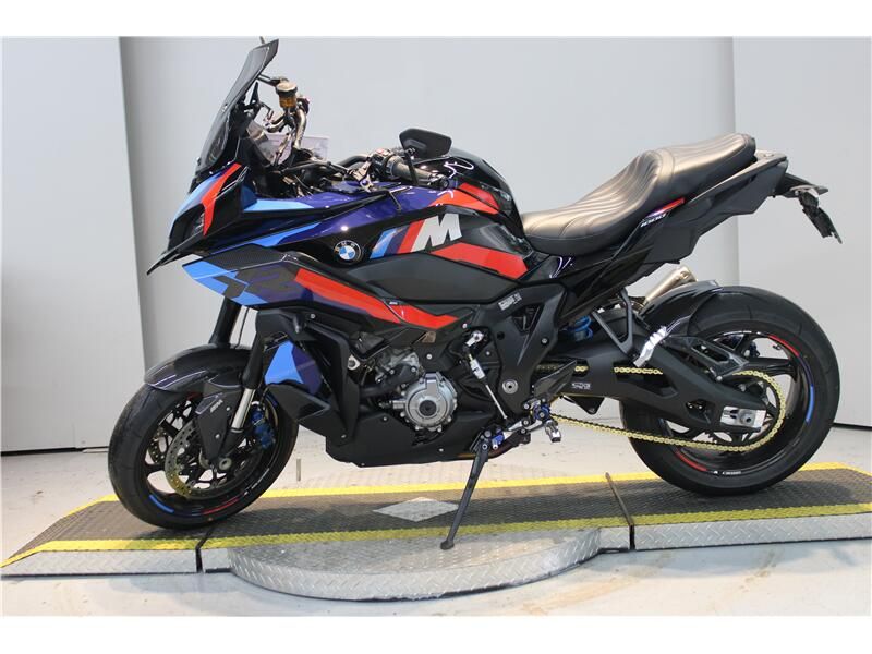 Used 2025 BMW M1000XR Image 2