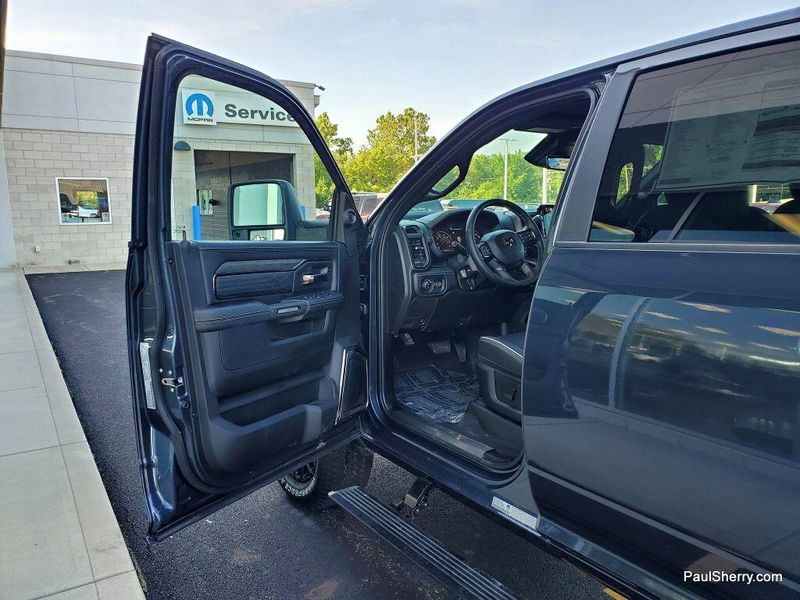 New 2025 RAM 2500 Limited Crew Cab 4x4 6