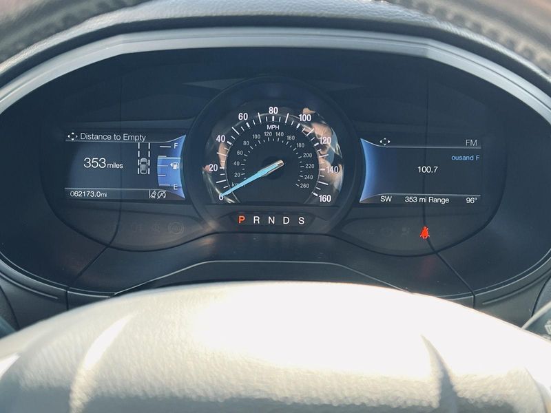 2022 Ford Edge Titanium photo 24