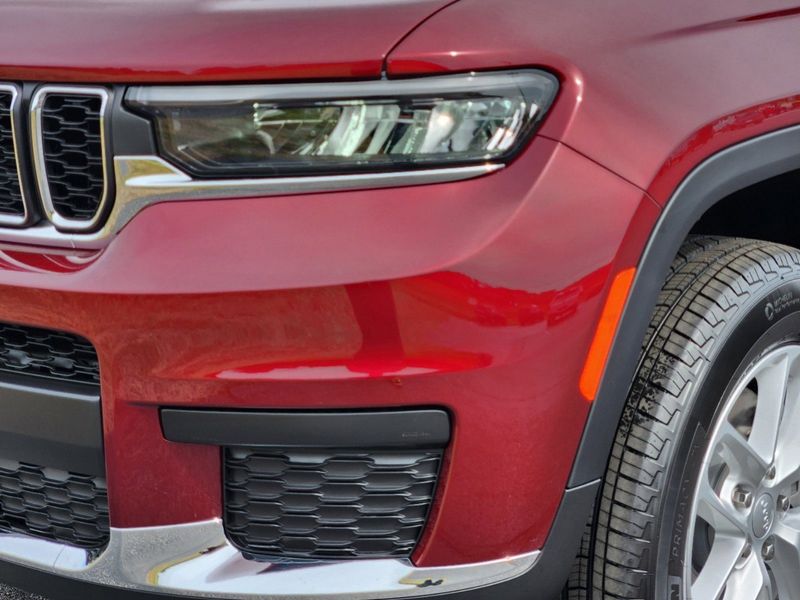 2024 Jeep Grand Cherokee L Laredo 4x4Image 5