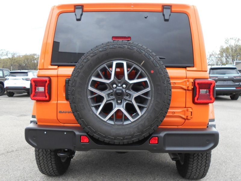 2025 Jeep Wrangler 4-door SaharaImage 27