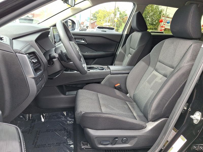 2024 Nissan Rogue SV AWD photo 13