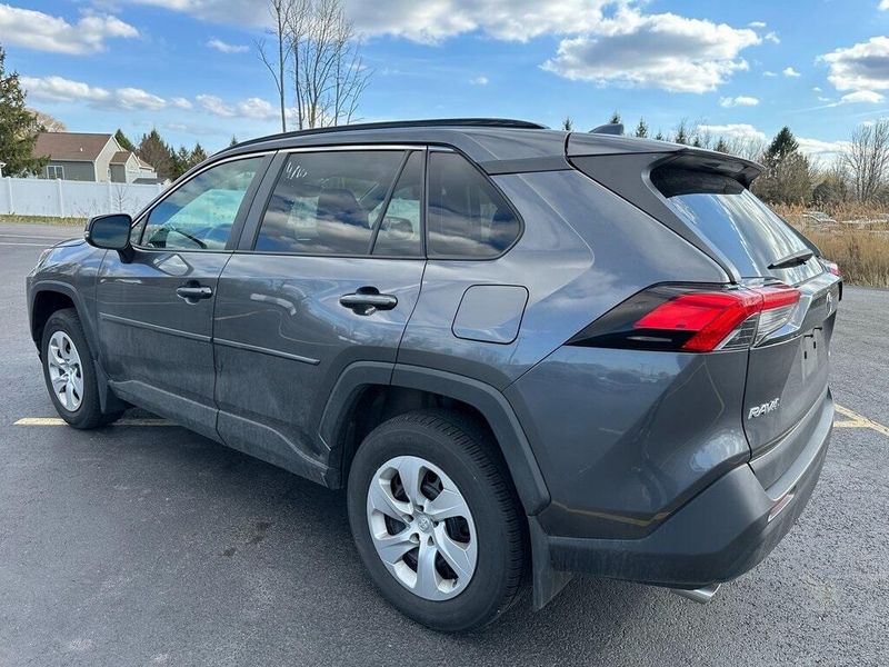 2021 Toyota RAV4 LEImage 14