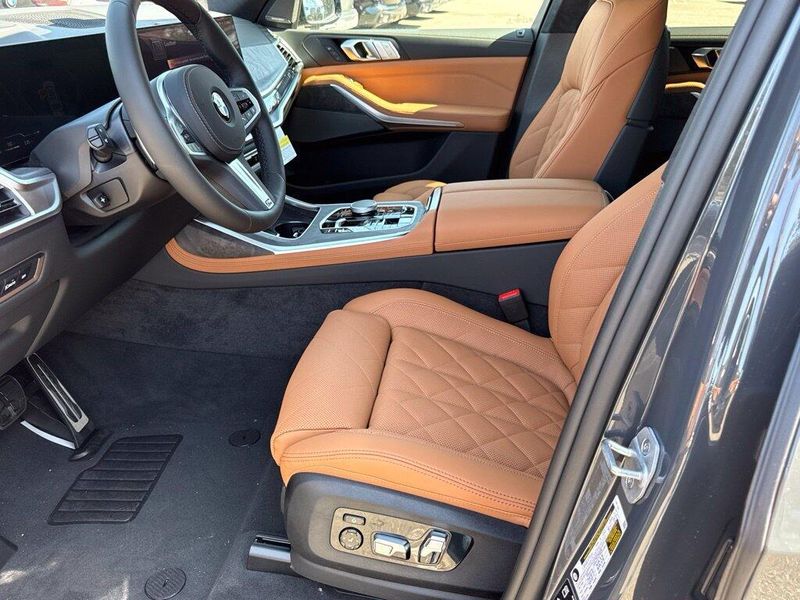 New 2027 BMW X7 xDrive40iImage 17