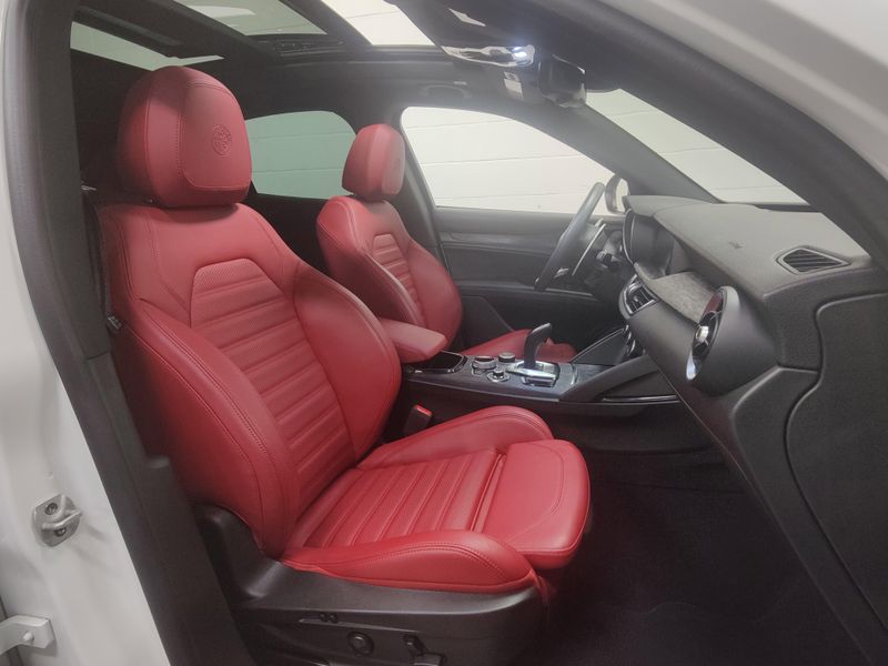 Used 2024 Alfa Romeo Stelvio Sprint AWD w/Sunroof/NavImage 5
