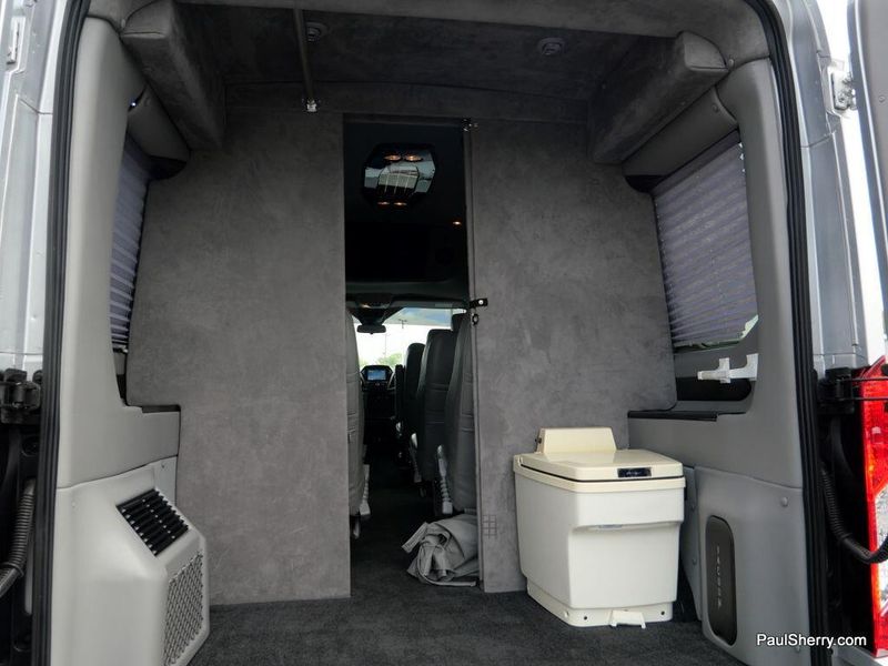 2018 Ford Transit-250 Image 60