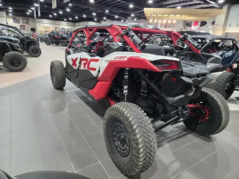 2025 Can-Am MAVERICK X3 MAX X RC TURBO RR HYBRID WHITE AND LEGION REDImage 4