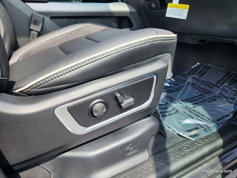 New 2025 RAM 1500 Laramie Crew Cab 4x4 5